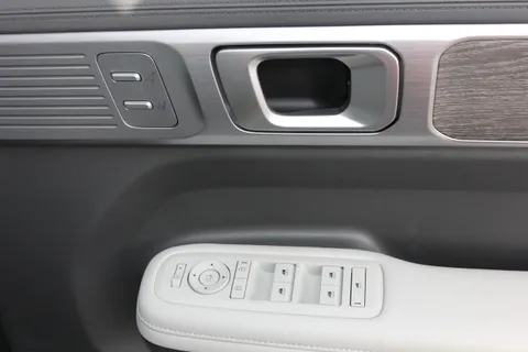 DV75BAO Hyundai Santa Fe 1.6 TGDi Plug-in Hybrid Ultimate 5dr 4WD Auto Thumbnail #17