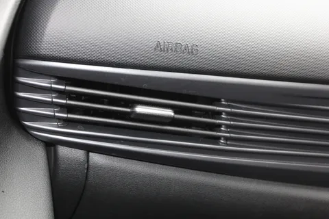 DX75XBL Hyundai i20 1.0T GDi Premium 5dr DCT Thumbnail #10