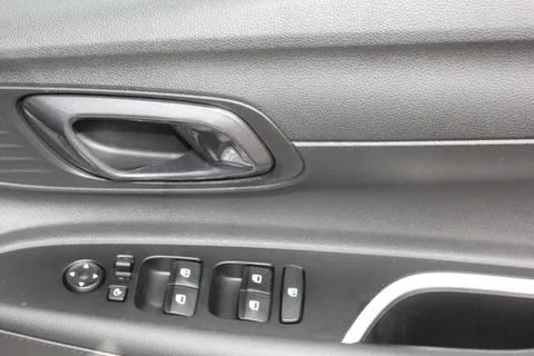 DX75XBL Hyundai i20 1.0T GDi Premium 5dr DCT Thumbnail #46