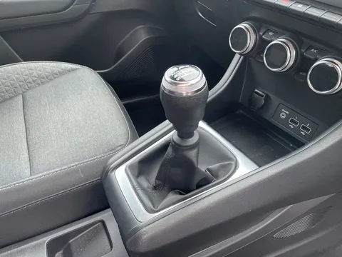 BK22HXV Renault Captur 1.0 TCE 90 Iconic 5dr Thumbnail #14