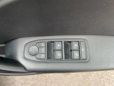 BK22HXV Renault Captur 1.0 TCE 90 Iconic 5dr Thumbnail #15