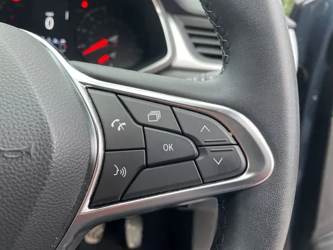 BK22HXV Renault Captur 1.0 TCE 90 Iconic 5dr Thumbnail #17