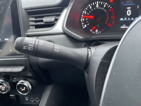 BK22HXV Renault Captur 1.0 TCE 90 Iconic 5dr Thumbnail #18