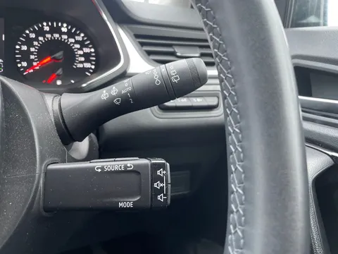 BK22HXV Renault Captur 1.0 TCE 90 Iconic 5dr Thumbnail #19