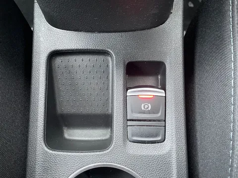 BK22HXV Renault Captur 1.0 TCE 90 Iconic 5dr Thumbnail #28