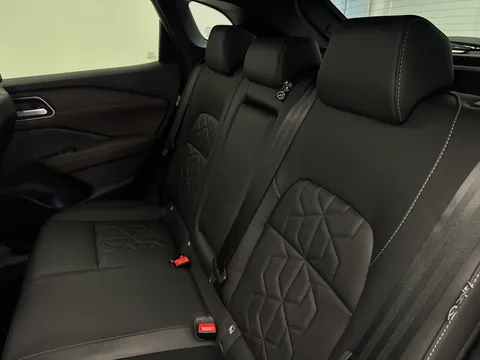 OW74WRV Nissan Qashqai 1.3 DiG-T MH Tekna 5dr Thumbnail #14