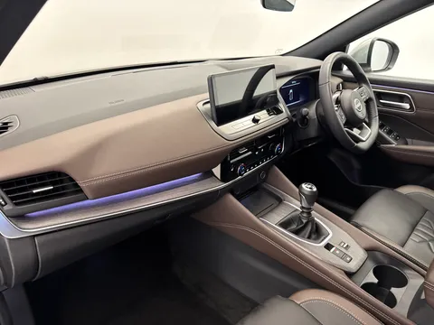 OW74WRV Nissan Qashqai 1.3 DiG-T MH Tekna 5dr Thumbnail #15