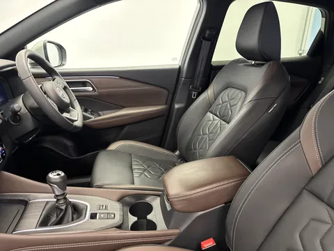 OW74WRV Nissan Qashqai 1.3 DiG-T MH Tekna 5dr Thumbnail #16