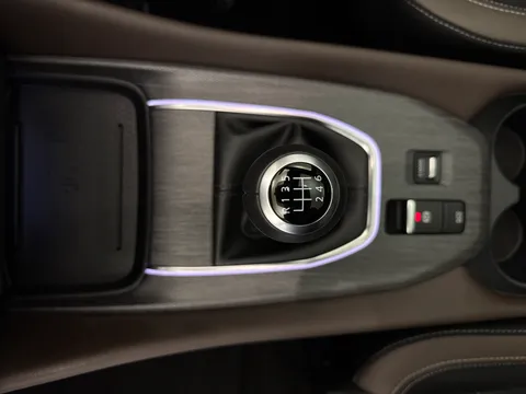 OW74WRV Nissan Qashqai 1.3 DiG-T MH Tekna 5dr Thumbnail #18