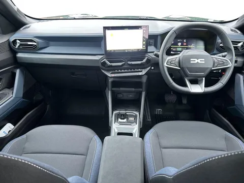 DL75UOE Dacia Duster 1.6 Hybrid 140 Journey 5dr Auto Thumbnail #11