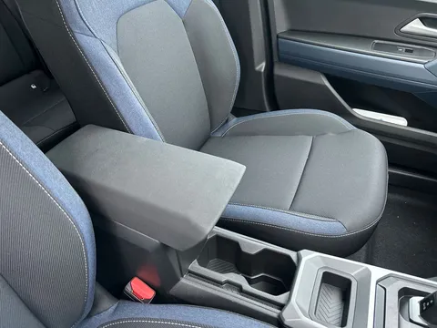 DL75UOE Dacia Duster 1.6 Hybrid 140 Journey 5dr Auto Thumbnail #19