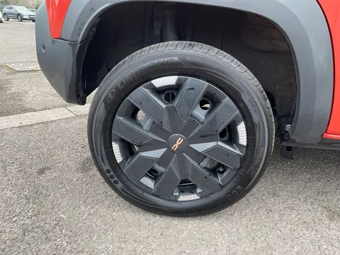 BF74MVA Dacia Spring 27kWh Extreme 65 48kW 5dr Auto Thumbnail #34