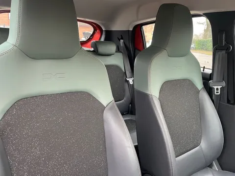 BF74MVA Dacia Spring 27kWh Extreme 65 48kW 5dr Auto Thumbnail #15