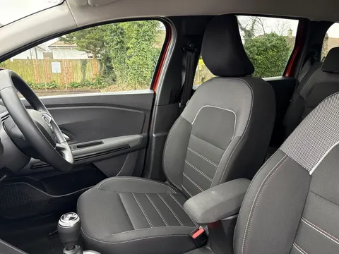 BD72WHN Dacia Jogger 1.0 TCe Extreme SE 5dr Thumbnail #14