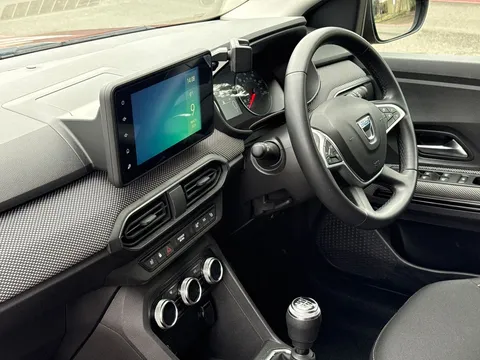 BD72WHN Dacia Jogger 1.0 TCe Extreme SE 5dr Thumbnail #16