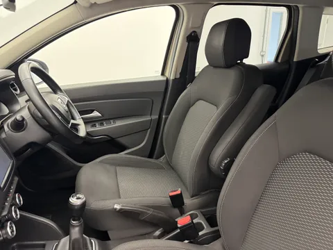 13 of 32 for Dacia Duster 1.6 SCe Comfort 5dr