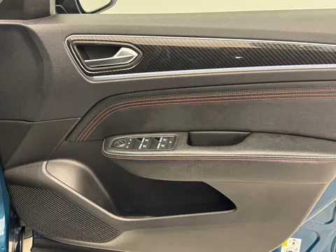 19 of 36 for Renault ARKANA 1.6 E-TECH Hybrid 145 R.S. Line 5dr Auto