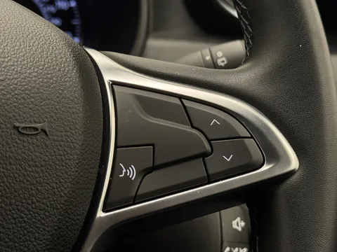 DL22GWJ Dacia Duster 1.3 TCe 130 Prestige 5dr Thumbnail #23