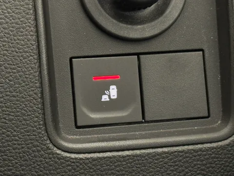 DL22GWJ Dacia Duster 1.3 TCe 130 Prestige 5dr Thumbnail #29