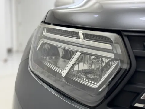 DL22GWJ Dacia Duster 1.3 TCe 130 Prestige 5dr Thumbnail #33