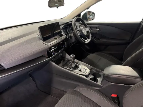 OX74FZW Nissan Qashqai 1.3 DiG-T MH Acenta Premium 5dr Thumbnail #11