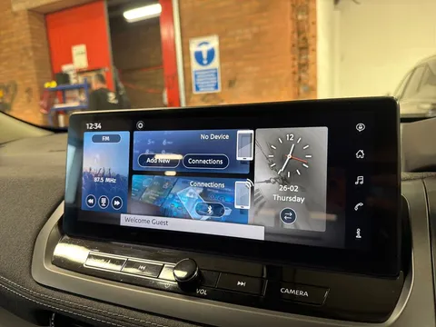 OX74FZW Nissan Qashqai 1.3 DiG-T MH Acenta Premium 5dr Thumbnail #14