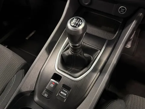 OX74FZW Nissan Qashqai 1.3 DiG-T MH Acenta Premium 5dr Thumbnail #26