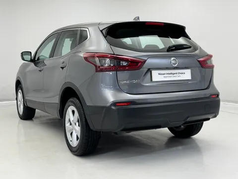 8 of 36 for Nissan Qashqai 1.3 DiG-T Acenta Premium 5dr