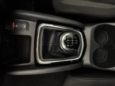 16 of 36 for Nissan Qashqai 1.3 DiG-T Acenta Premium 5dr