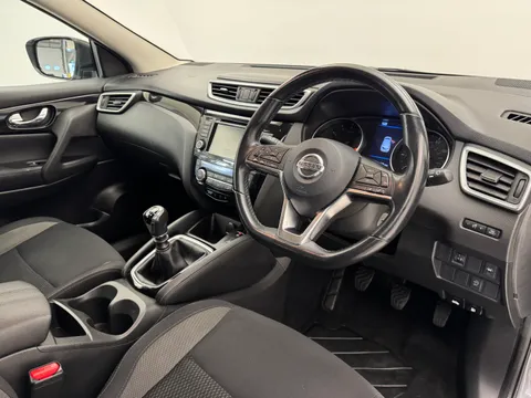 22 of 36 for Nissan Qashqai 1.3 DiG-T Acenta Premium 5dr