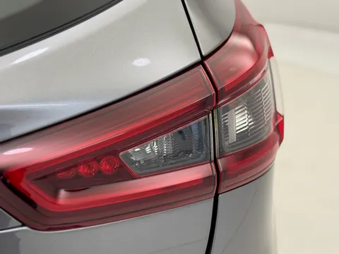 33 of 36 for Nissan Qashqai 1.3 DiG-T Acenta Premium 5dr