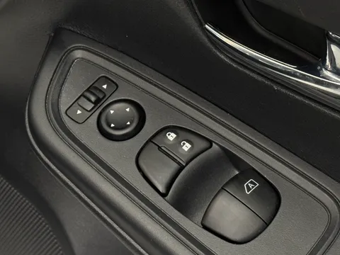 DU21EFZ Nissan Micra 1.0 IG-T 92 Acenta 5dr Thumbnail #20