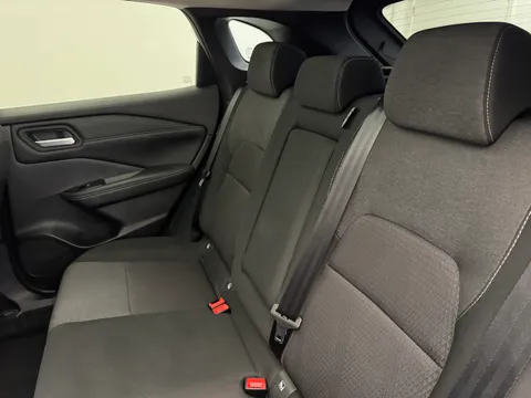 DL21BGF Nissan Qashqai 1.3 DiG-T MH Premiere Edition 5dr Thumbnail #13