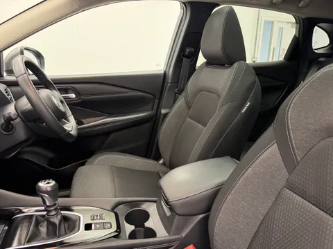 DL21BGF Nissan Qashqai 1.3 DiG-T MH Premiere Edition 5dr Thumbnail #15