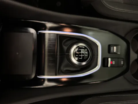 DL21BGF Nissan Qashqai 1.3 DiG-T MH Premiere Edition 5dr Thumbnail #17