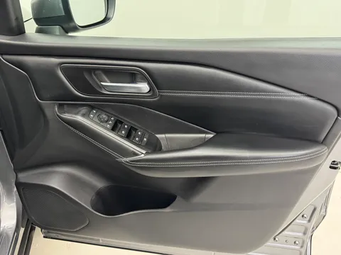 DL21BGF Nissan Qashqai 1.3 DiG-T MH Premiere Edition 5dr Thumbnail #21