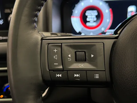 DL21BGF Nissan Qashqai 1.3 DiG-T MH Premiere Edition 5dr Thumbnail #24