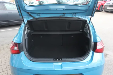 DG21RZA Hyundai i20 1.0T GDi 48V MHD SE Connect 5dr Thumbnail #11