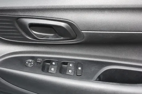 DG21RZA Hyundai i20 1.0T GDi 48V MHD SE Connect 5dr Thumbnail #15