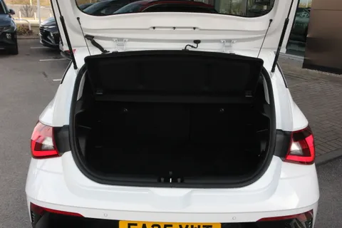 EA25YWT Hyundai i20 1.0T GDi Premium 5dr Thumbnail #9