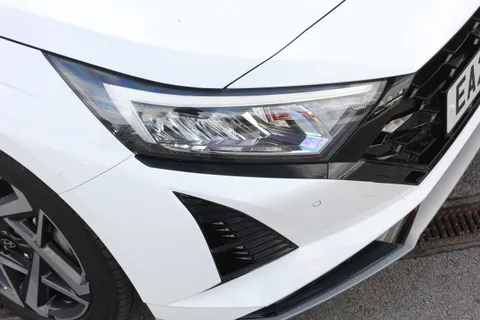 EA25YWT Hyundai i20 1.0T GDi Premium 5dr Thumbnail #12