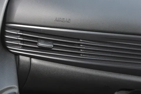 EA25YWT Hyundai i20 1.0T GDi Premium 5dr Thumbnail #15