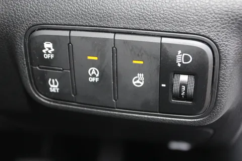 EA25YWT Hyundai i20 1.0T GDi Premium 5dr Thumbnail #20