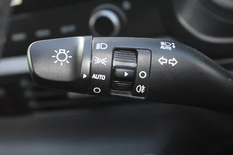 EA25YWT Hyundai i20 1.0T GDi Premium 5dr Thumbnail #24