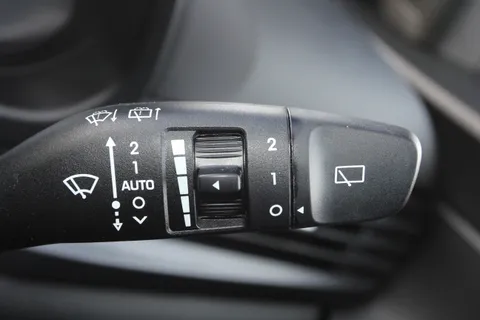 EA25YWT Hyundai i20 1.0T GDi Premium 5dr Thumbnail #25