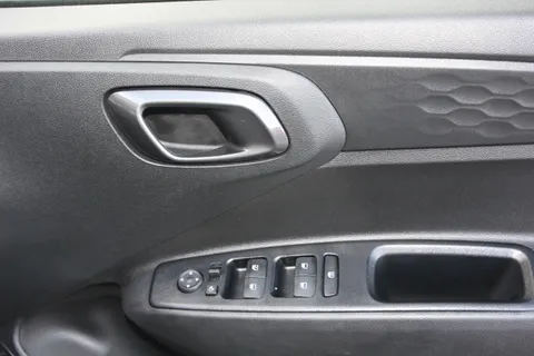 EJ25VFK Hyundai i10 1.0 [63] Premium 5dr Auto [Nav] Thumbnail #15