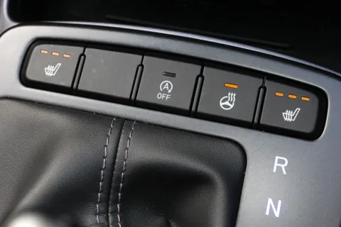 EJ25VFK Hyundai i10 1.0 [63] Premium 5dr Auto [Nav] Thumbnail #24