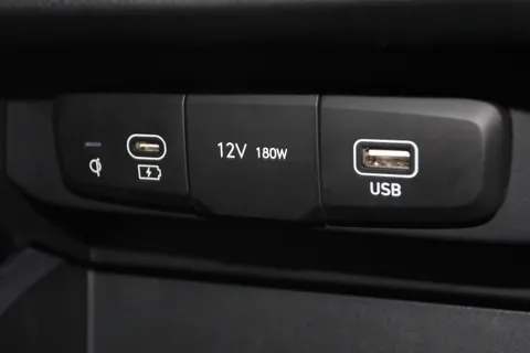 EJ25VFK Hyundai i10 1.0 [63] Premium 5dr Auto [Nav] Thumbnail #25