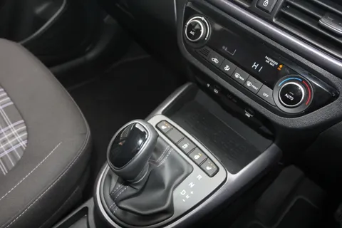 EN25NXY Hyundai i10 1.2 [79] Premium 5dr Auto [Nav] Thumbnail #23