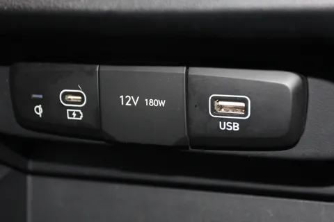 EN25NXY Hyundai i10 1.2 [79] Premium 5dr Auto [Nav] Thumbnail #25